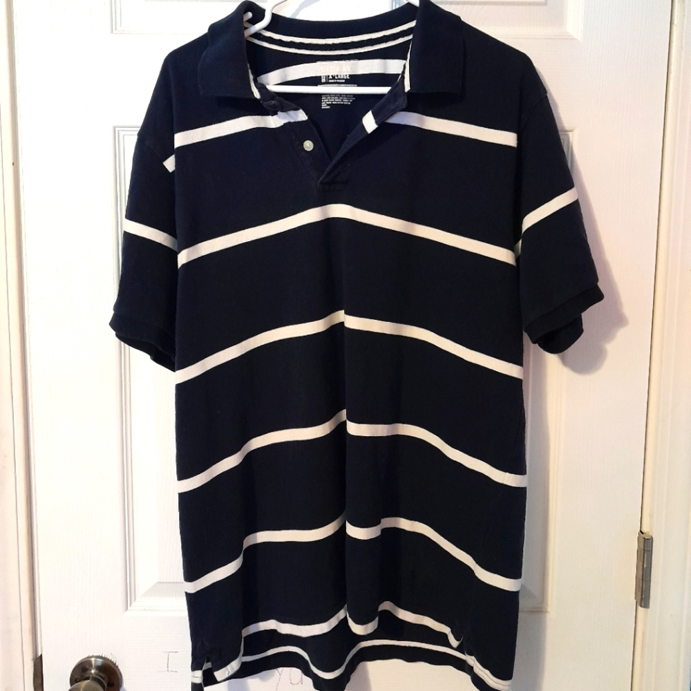 Mens XL Old Navy polo shirt. Blue